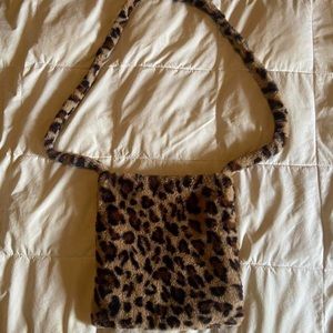 cheetah print shoulder bag.